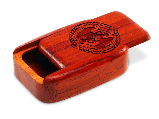 Opened View of a 3" Med Wide Padauk with laser engraved image of Geckos