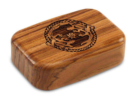 Top View of a 3" Med Wide Teak with laser engraved image of Geckos