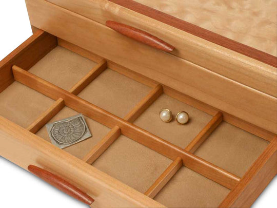 Sections View of a Cascade I Jewelry Box –1 Drawer Pearl