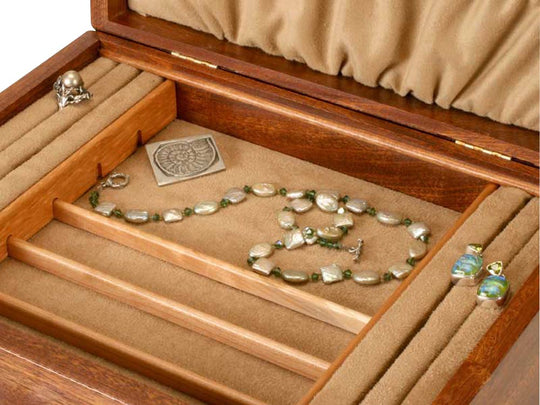 Open View Zoomed in of a Gingko Leaves Jewelry Box –3 Drawer